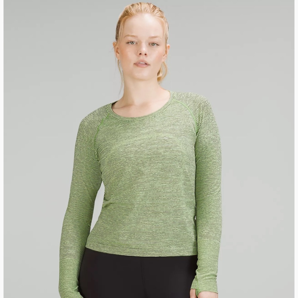 Swiftly Tech Long Sleeve Shirt 2.0
Race Length Wee Are from Space Faded Zap sz 4